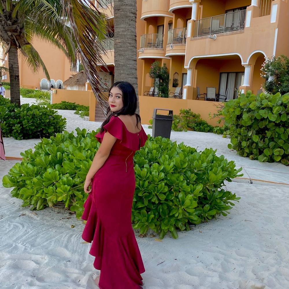 Fashion Nova Burgundy Ruffle Midi Dress Size M Formal / Event Dress